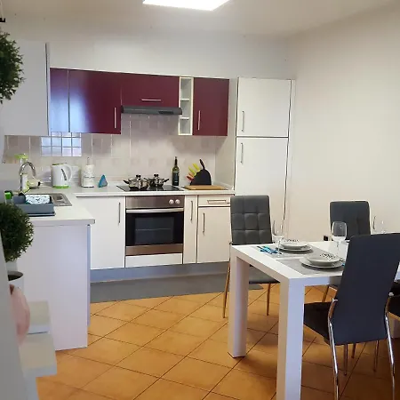 Apartment Apartma La Rosa *